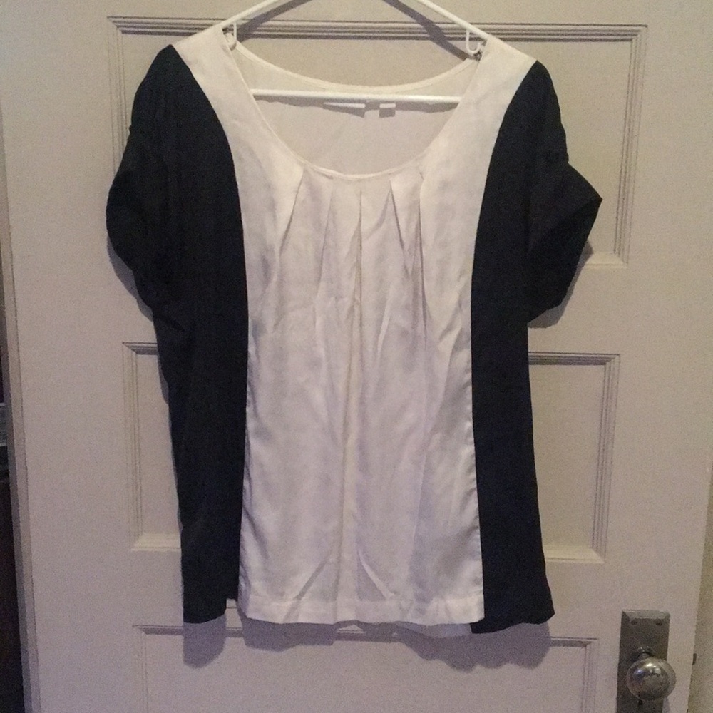 *SOLD* 3 for $10! Silky feel blouse